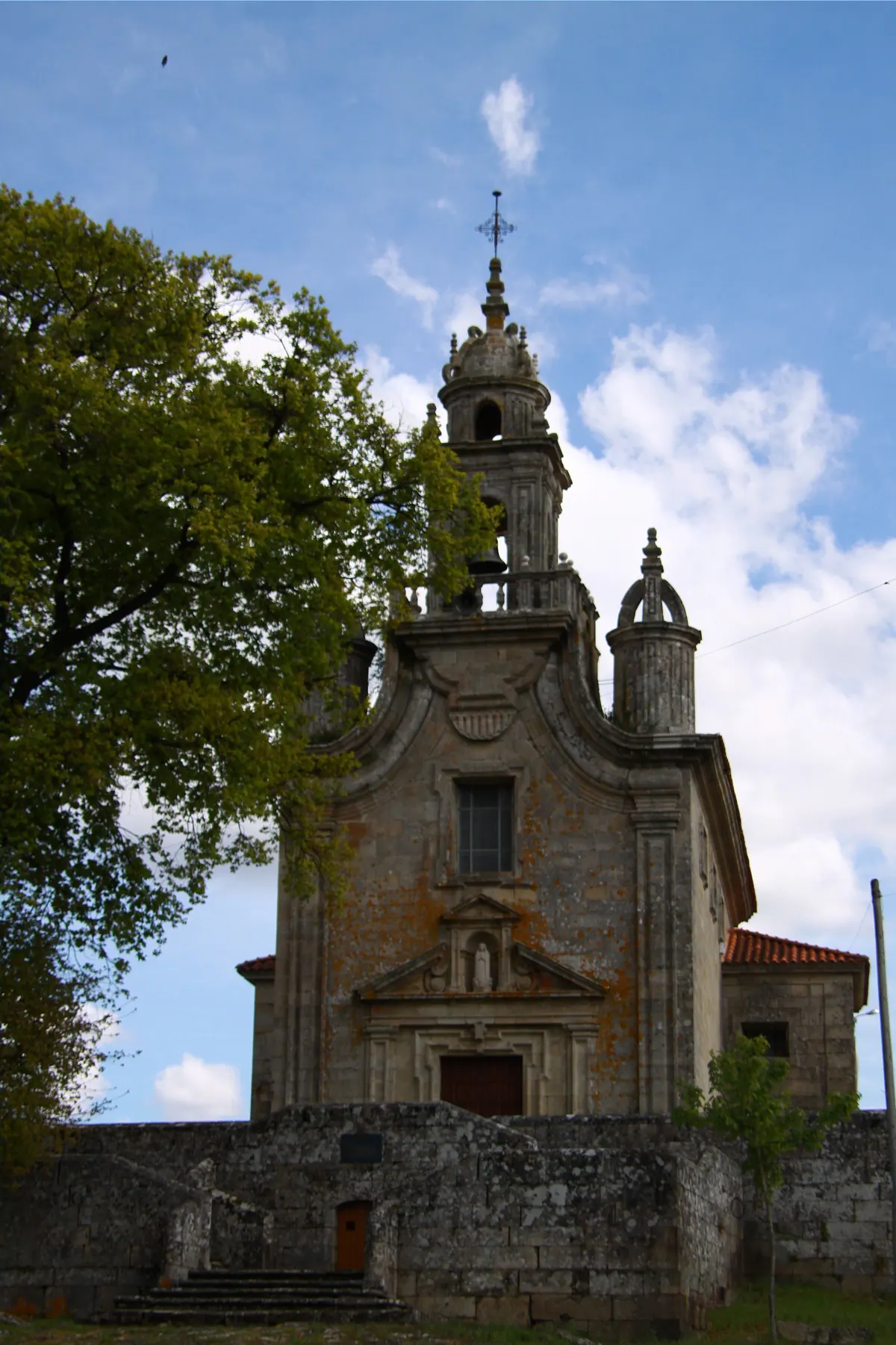 Santuario da Virxe do Cristal, en Vilanova dos Infantes (Ourense)