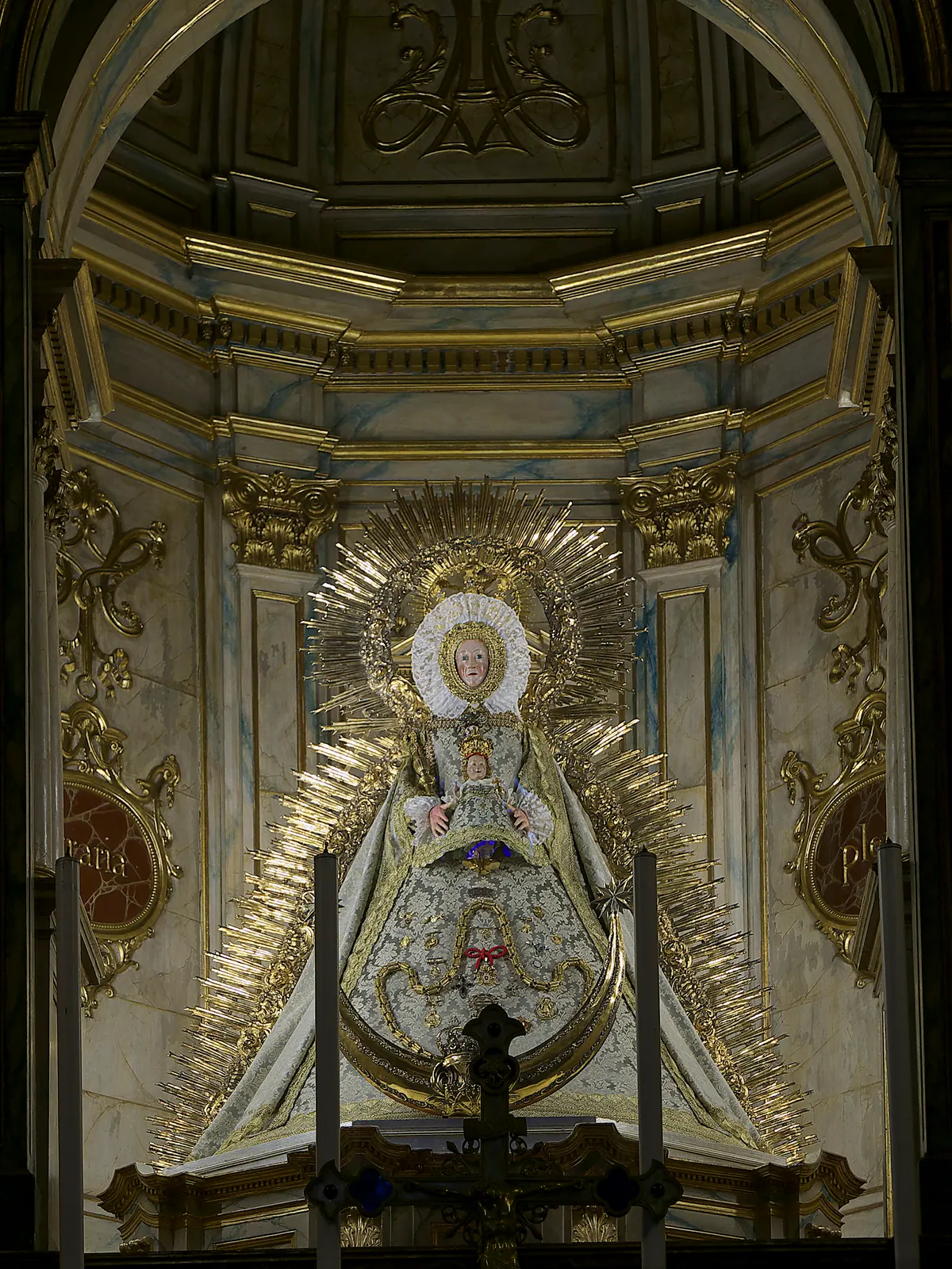 Imagen venerada de Nuestra Señora de Gracia, patrona de Carmona (Sevilla)