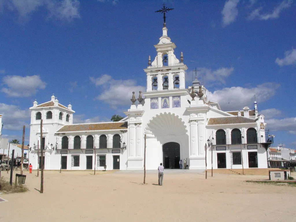 Ermita de Nuestra Señora del Rocío, en la aldea de El Rocío (Almonte, Huelva)