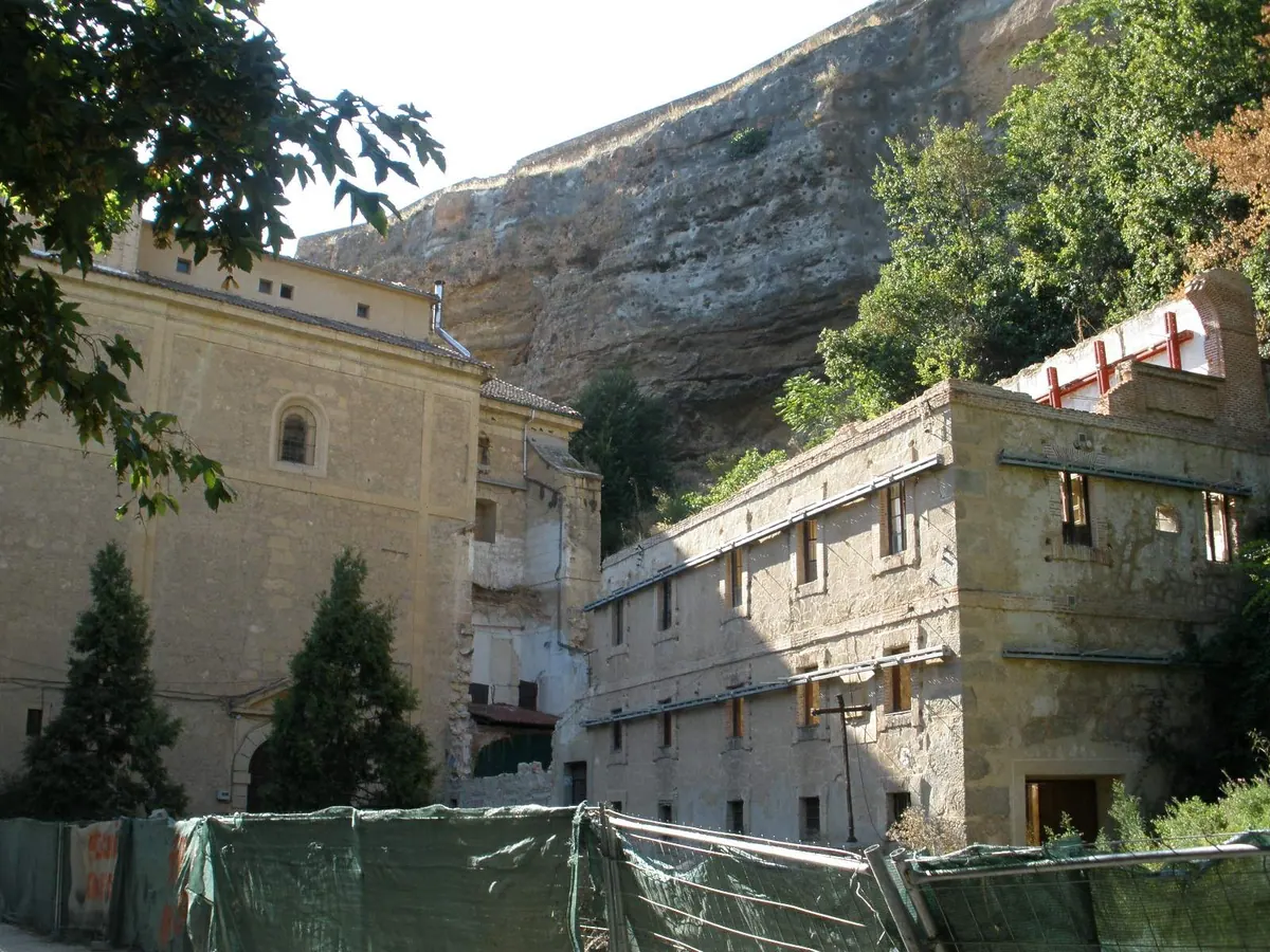 Santuario de Nuestra Señora de la Fuencisla, al pie de las Peñas Grajeras, en Segovia