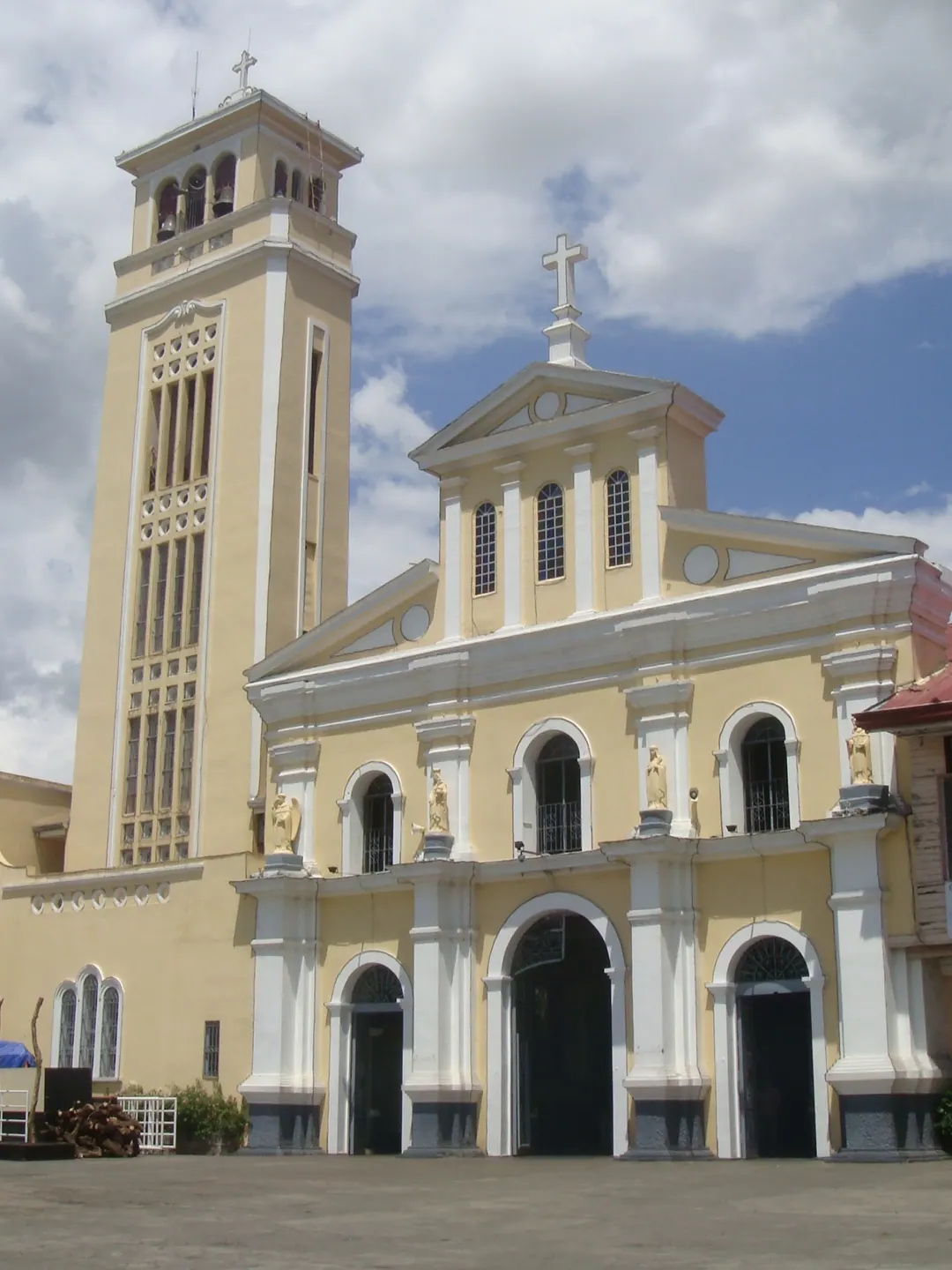 Basílica de Nuestra Señora del Rosario de Manaoag (Pangasinan, Filipinas)