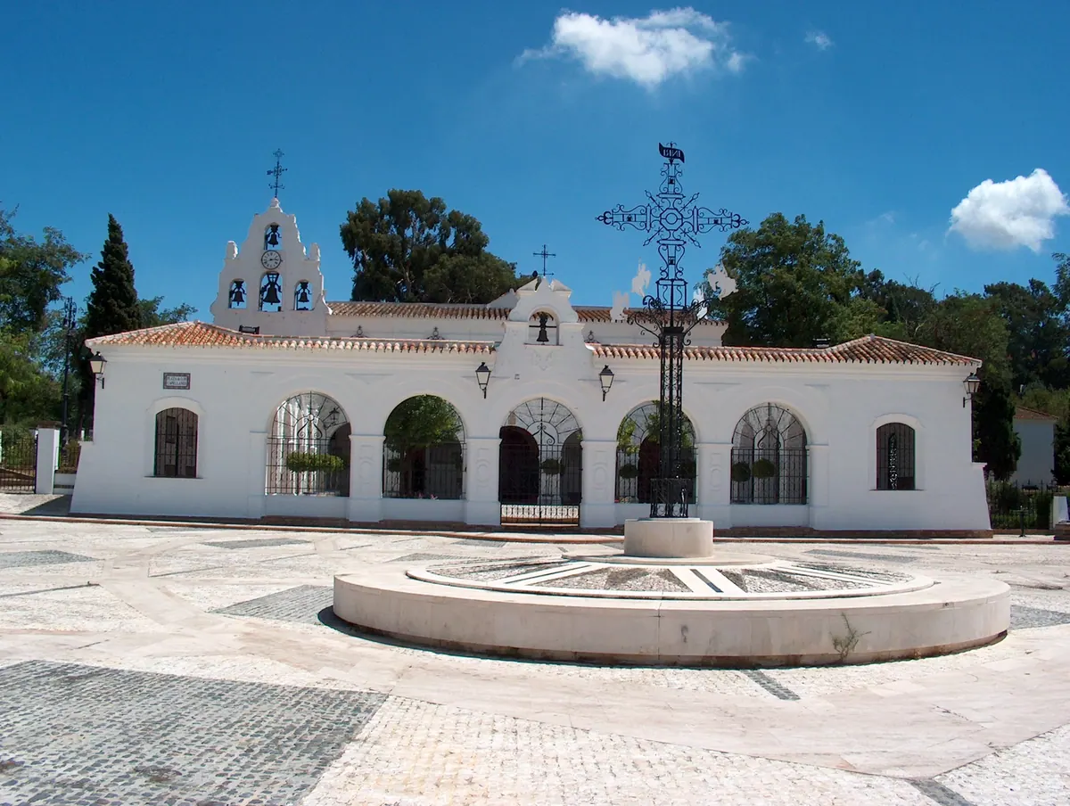 Santuario de Nuestra Señora de la Cinta, sobre el Conquero, en Huelva