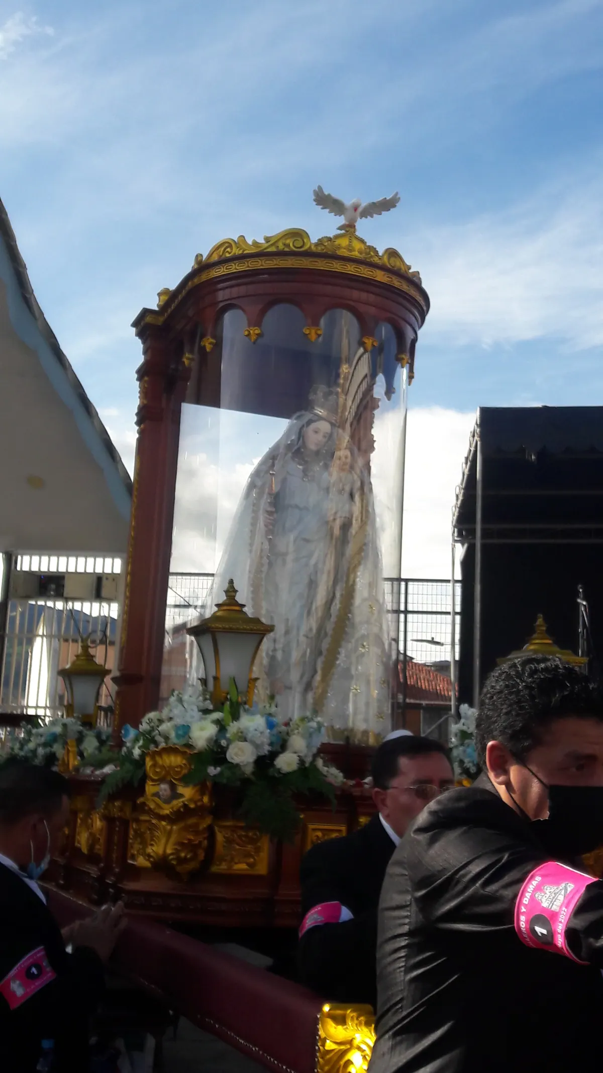 Procesión de la Virgen de la Nube en Azogues (Ecuador)
