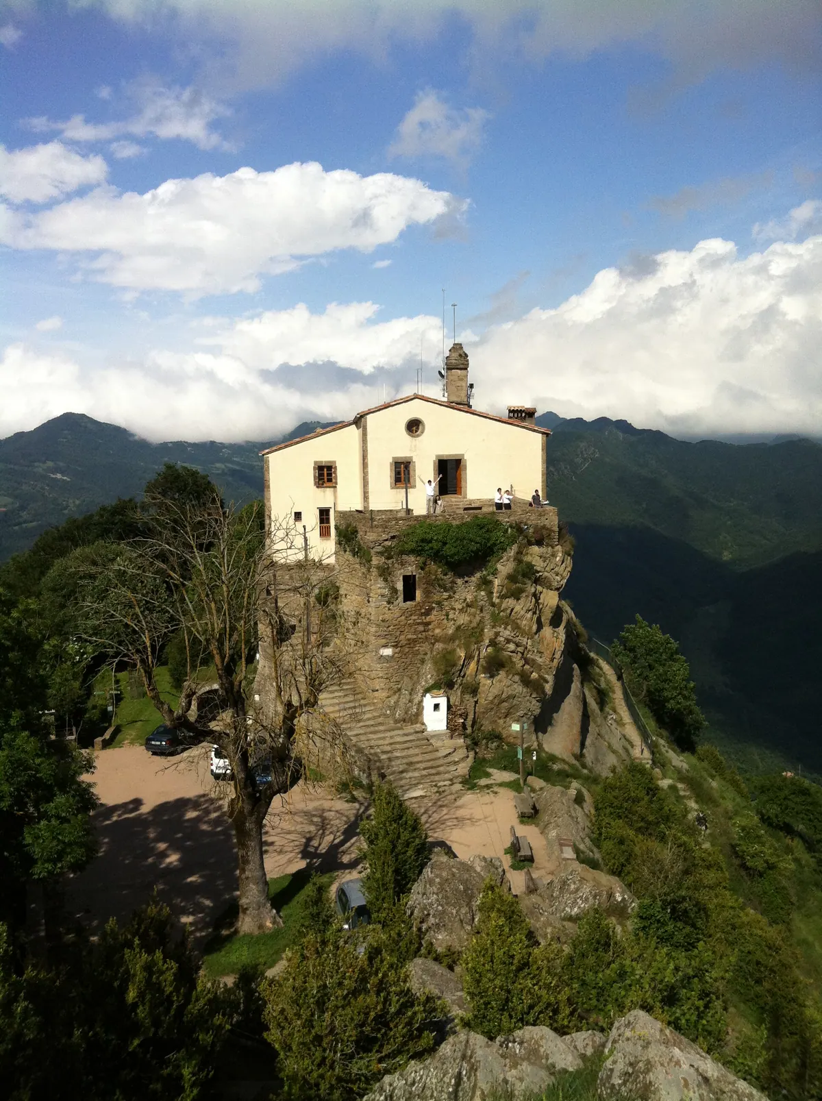 Santuario de la Mare de Déu de Bellmunt, en Sant Pere de Torelló (Osona)
