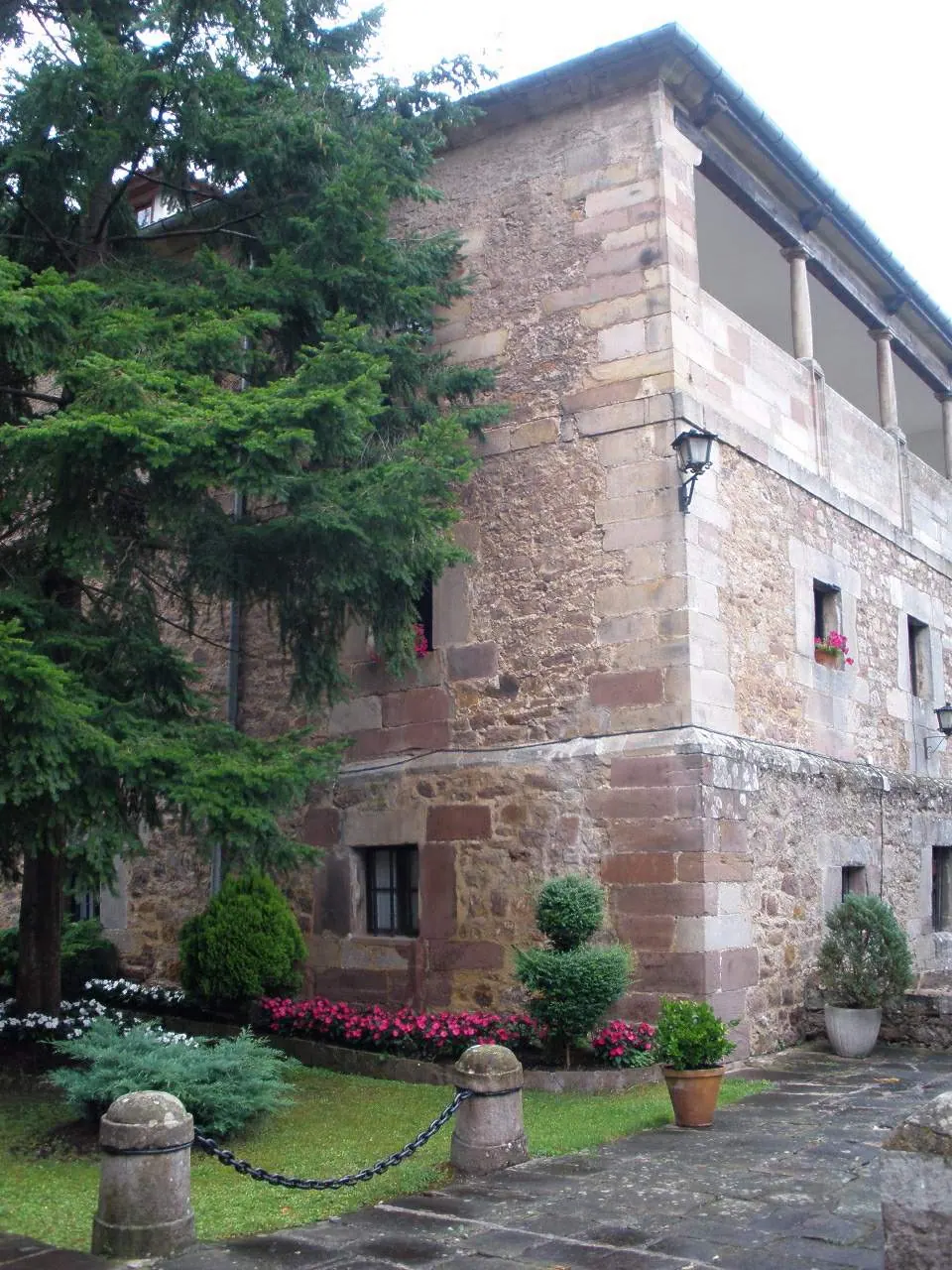 Santuario de Nuestra Señora de las Caldas de Besaya (Cantabria)