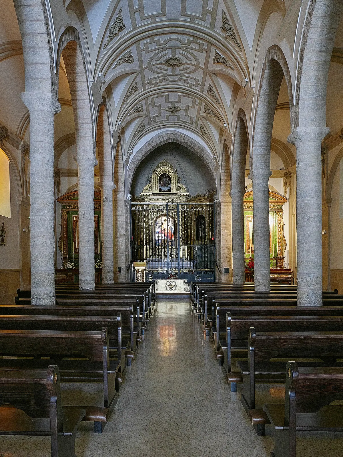 Interior del santuario de Nuestra Señora de la Fuensanta, Villanueva del Arzobispo (Jaén)