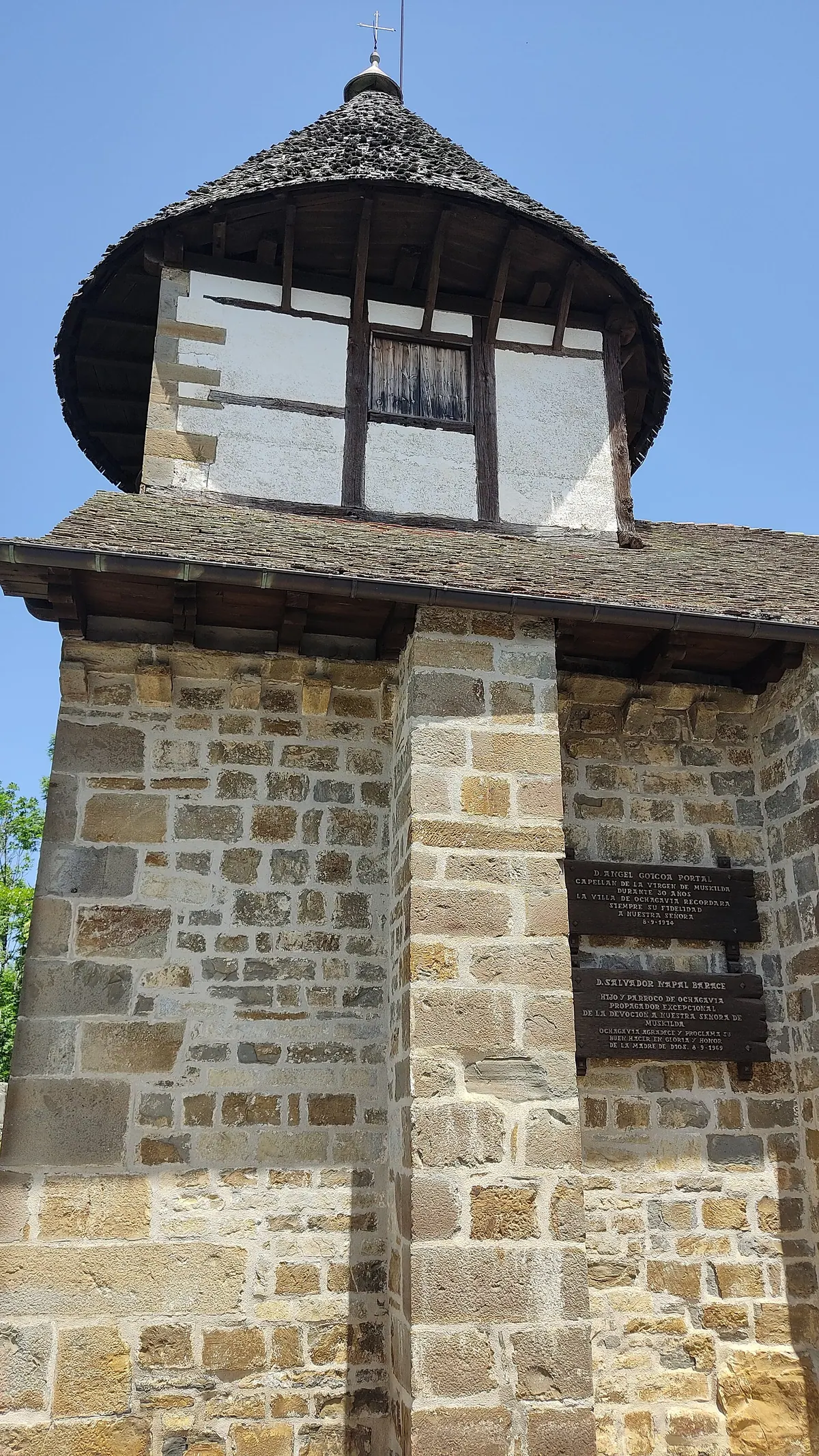Santuario de Nuestra Señora de Muskilda, en el monte cerca de Ochagavía (Navarra)