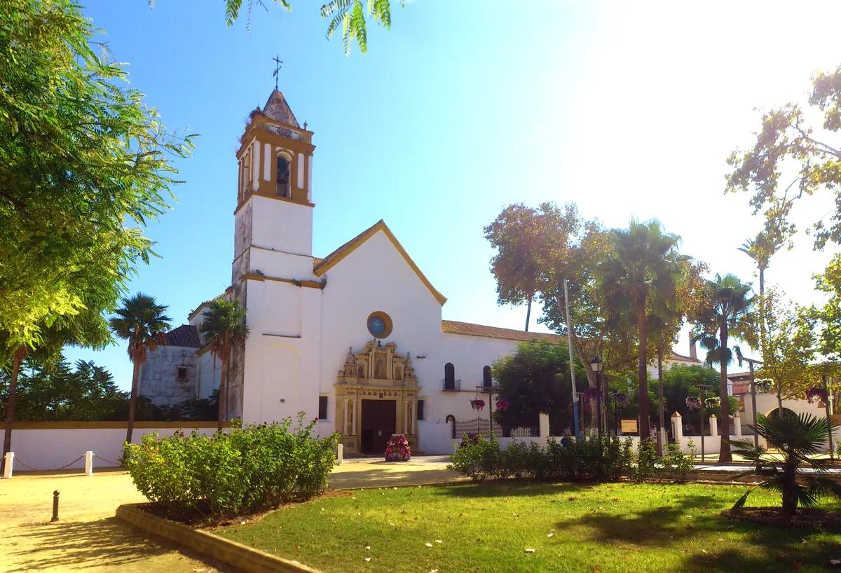 Fachada del santuario de Nuestra Señora de Consolación, en Utrera (Sevilla)