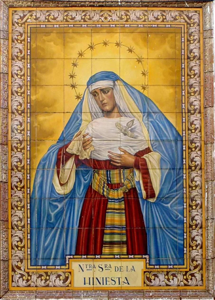 Parroquia de San Julián, en Sevilla, donde se venera a la Virgen de la Hiniesta